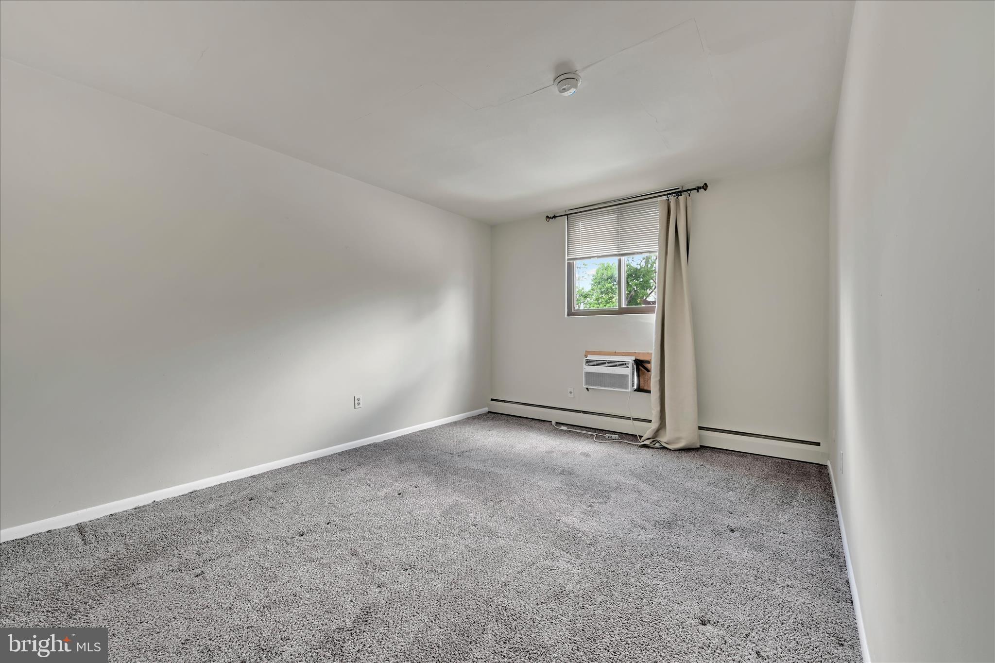 100 E GLENOLDEN AVENUE P12