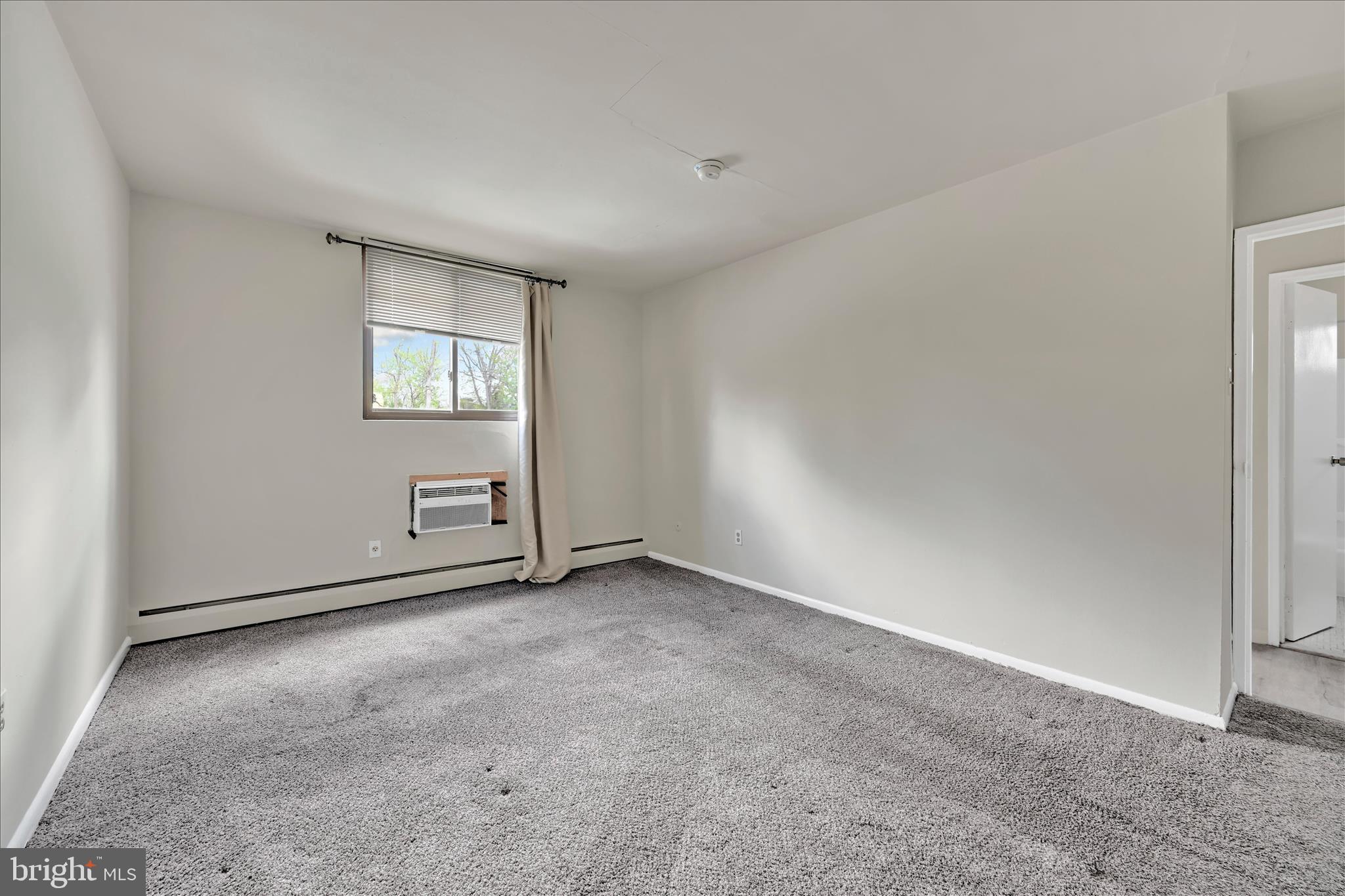 100 E GLENOLDEN AVENUE P12