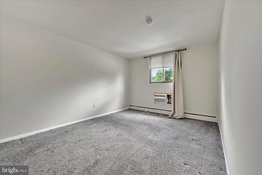 100 E GLENOLDEN AVENUE P12