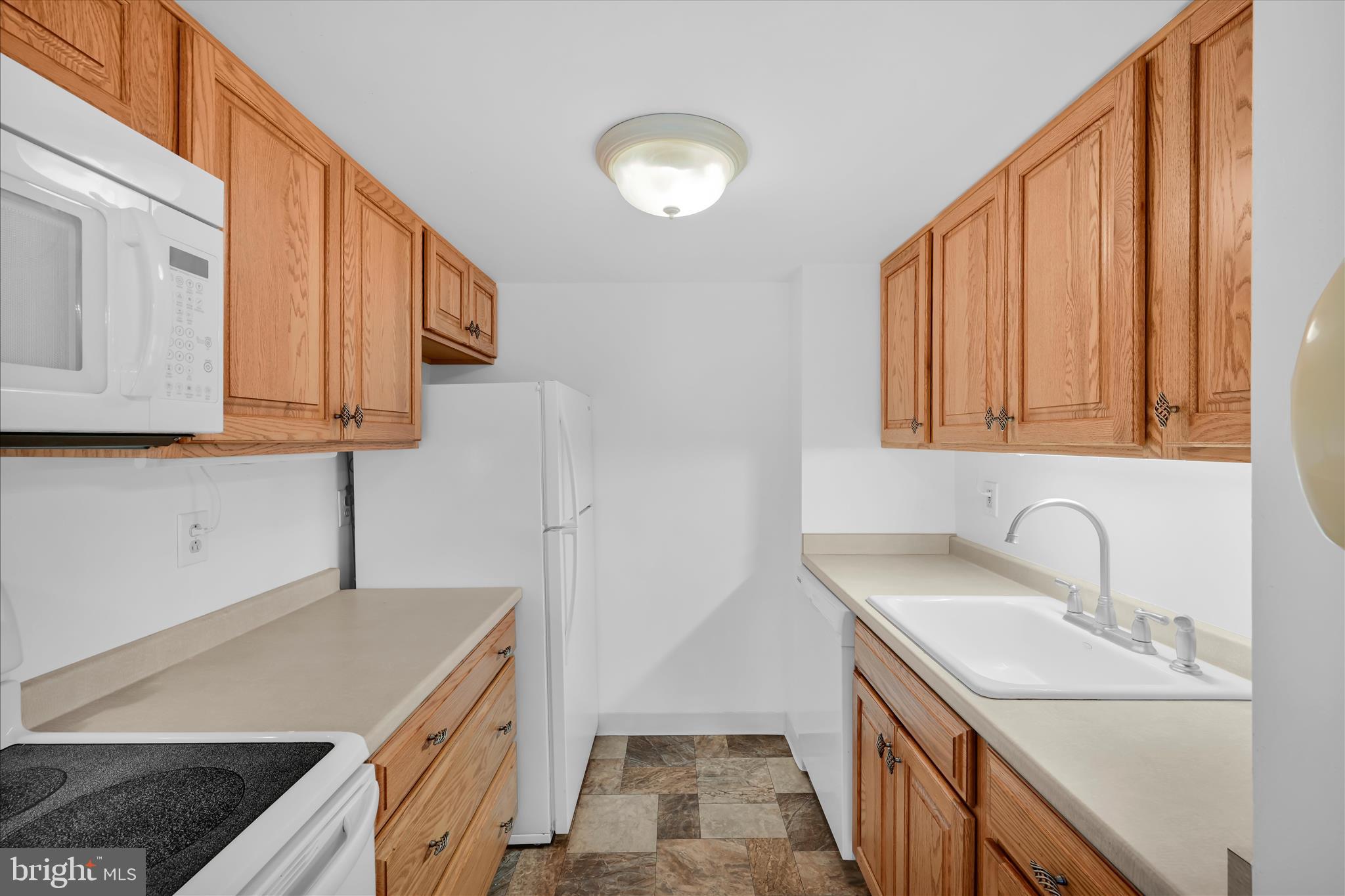 800 AVONDALE ROAD 6P