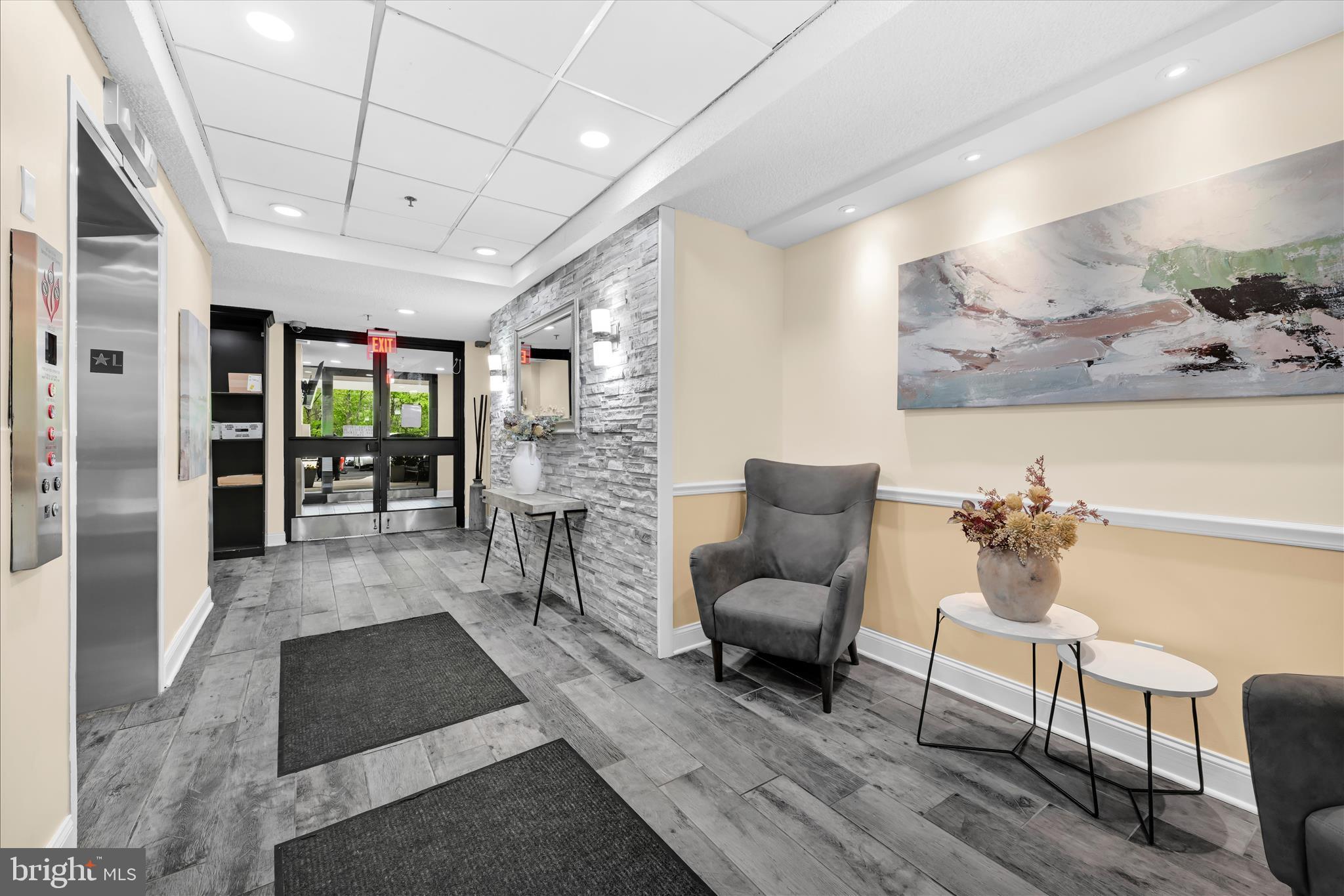 800 AVONDALE ROAD 6P