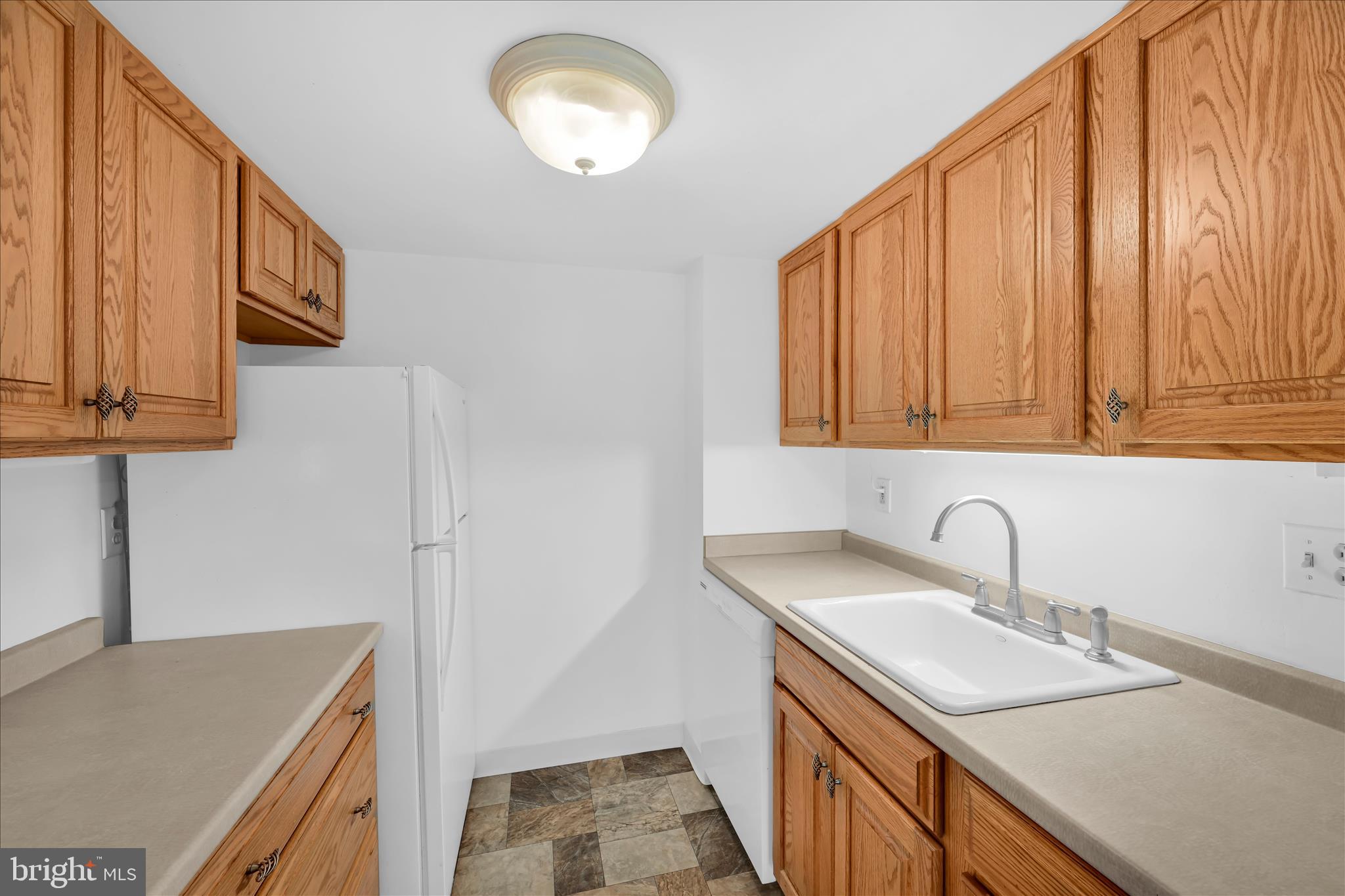 800 AVONDALE ROAD 6P