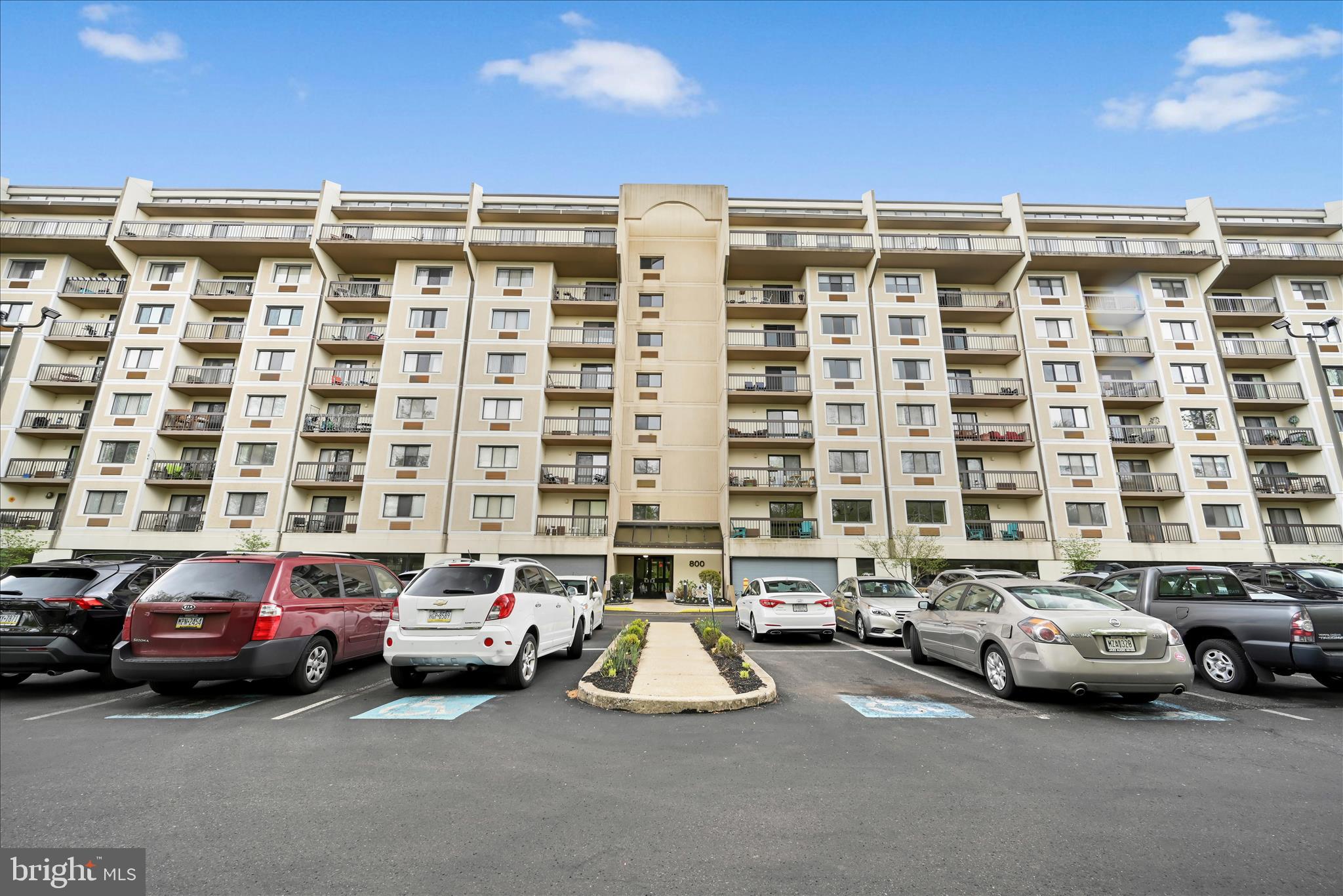 800 AVONDALE ROAD 6P