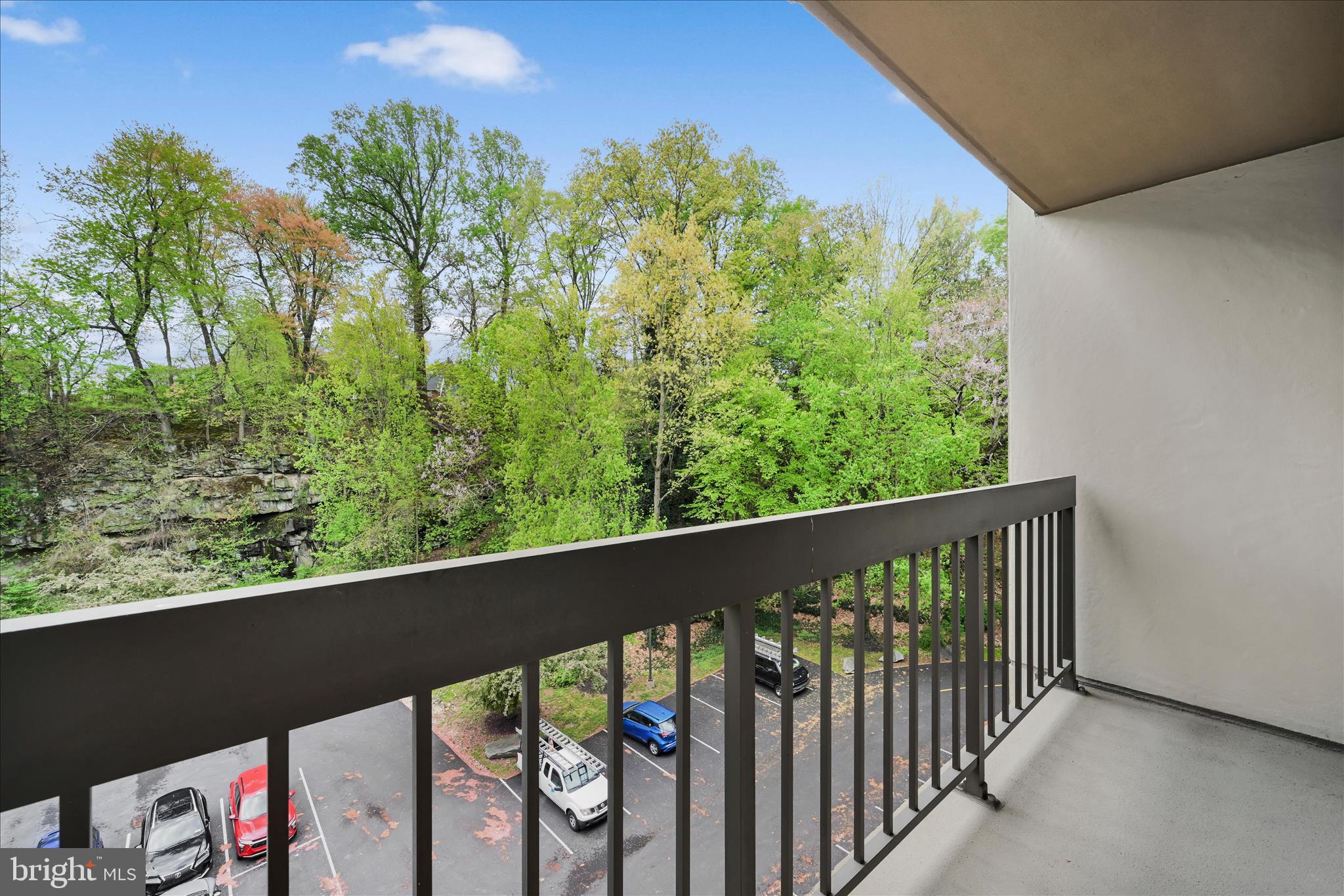 800 AVONDALE ROAD 6P