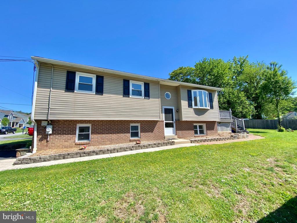 227 ELM AVENUE