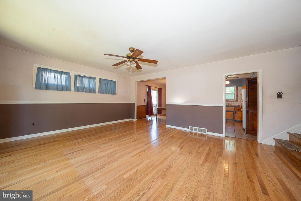 437 RITTENHOUSE CIRCLE