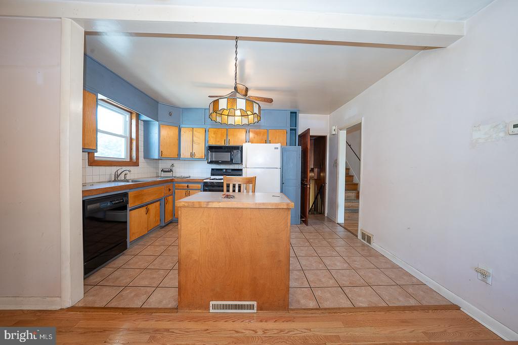 437 RITTENHOUSE CIRCLE