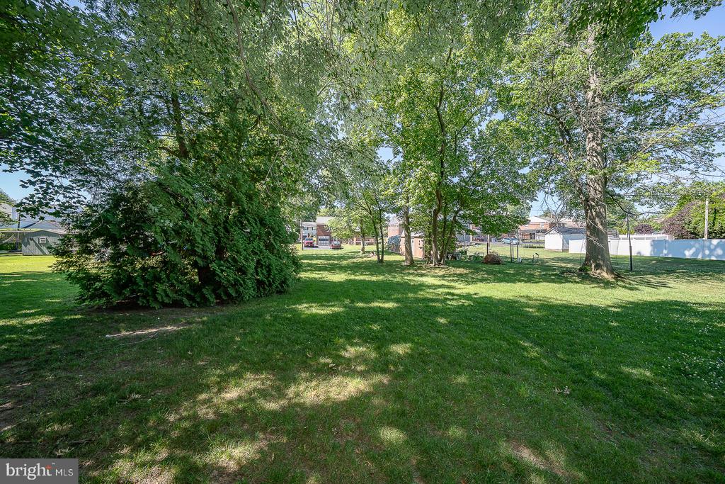 437 RITTENHOUSE CIRCLE