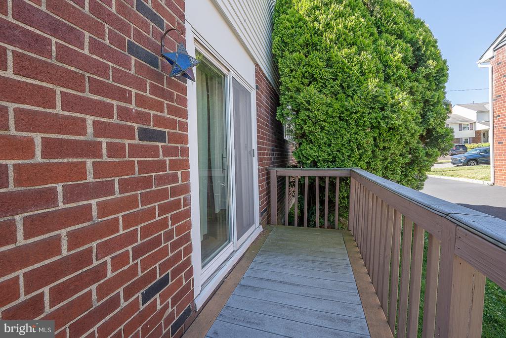 437 RITTENHOUSE CIRCLE