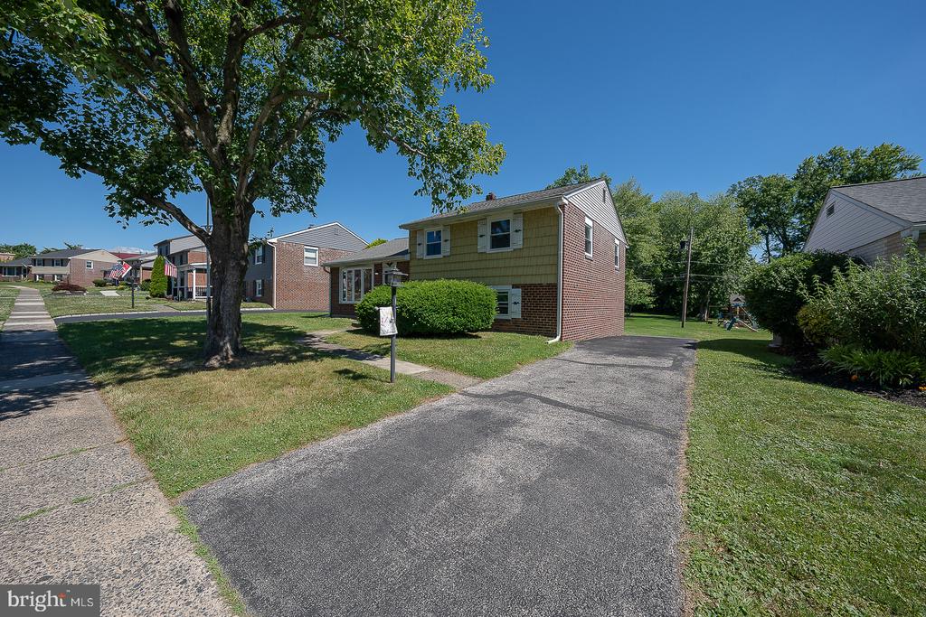 437 RITTENHOUSE CIRCLE