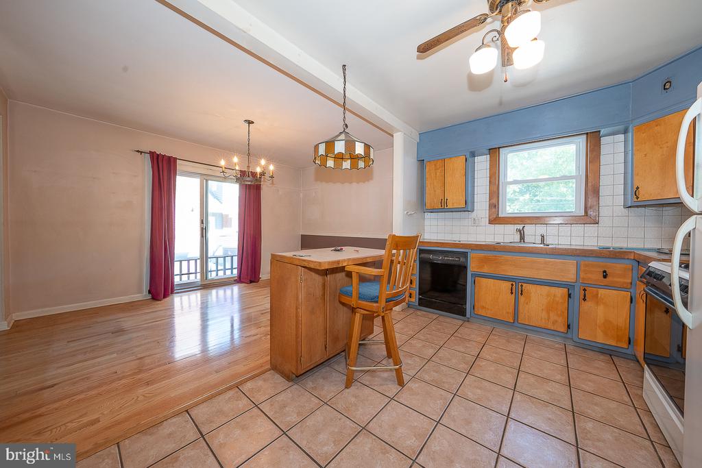 437 RITTENHOUSE CIRCLE
