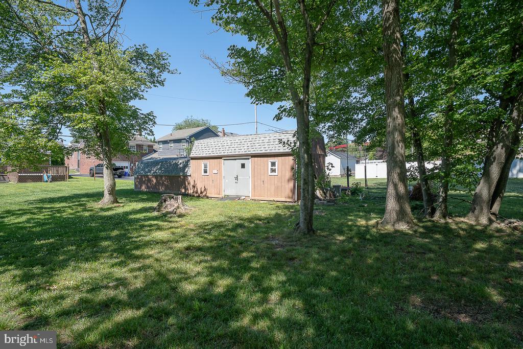 437 RITTENHOUSE CIRCLE