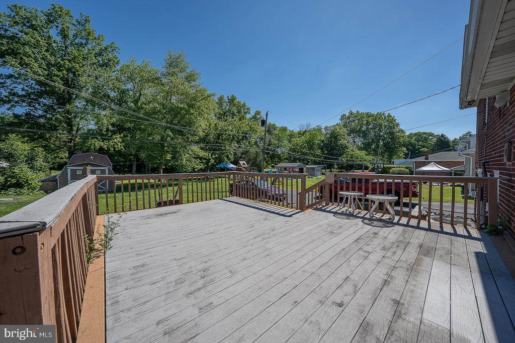437 RITTENHOUSE CIRCLE