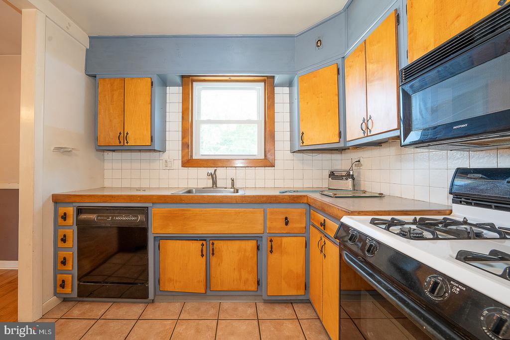 437 RITTENHOUSE CIRCLE