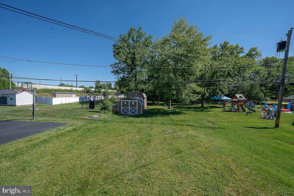 437 RITTENHOUSE CIRCLE