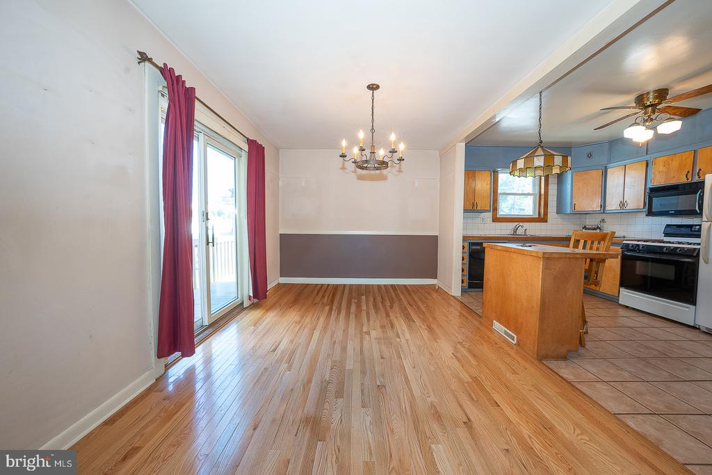 437 RITTENHOUSE CIRCLE