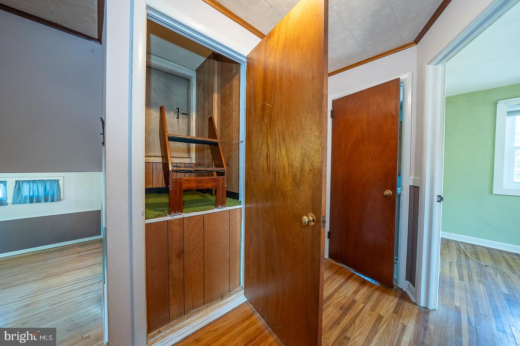 437 RITTENHOUSE CIRCLE