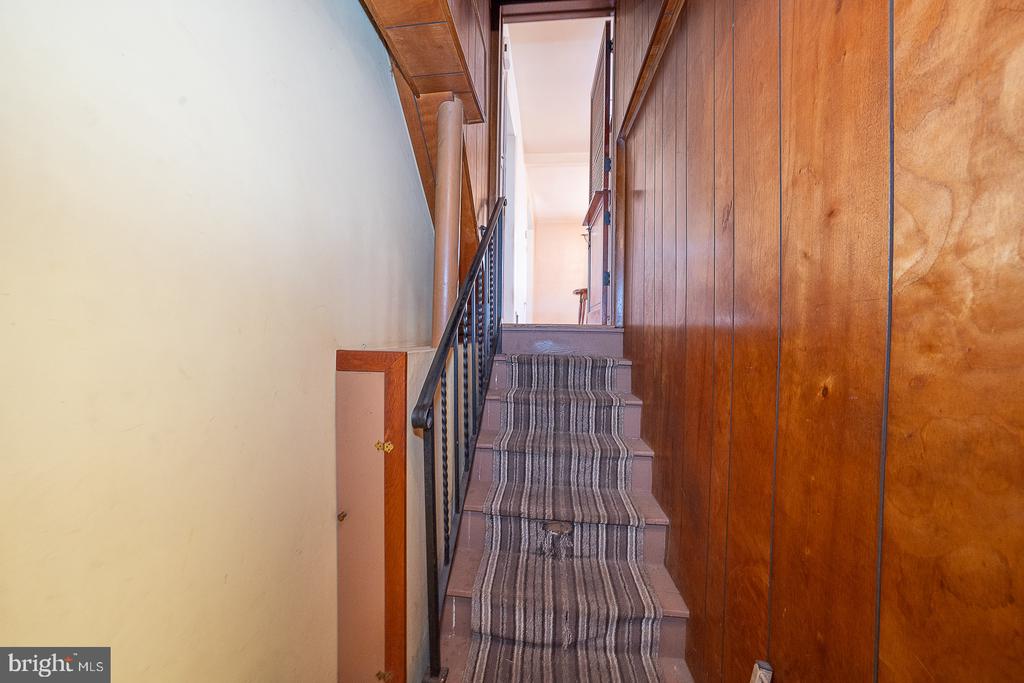 437 RITTENHOUSE CIRCLE
