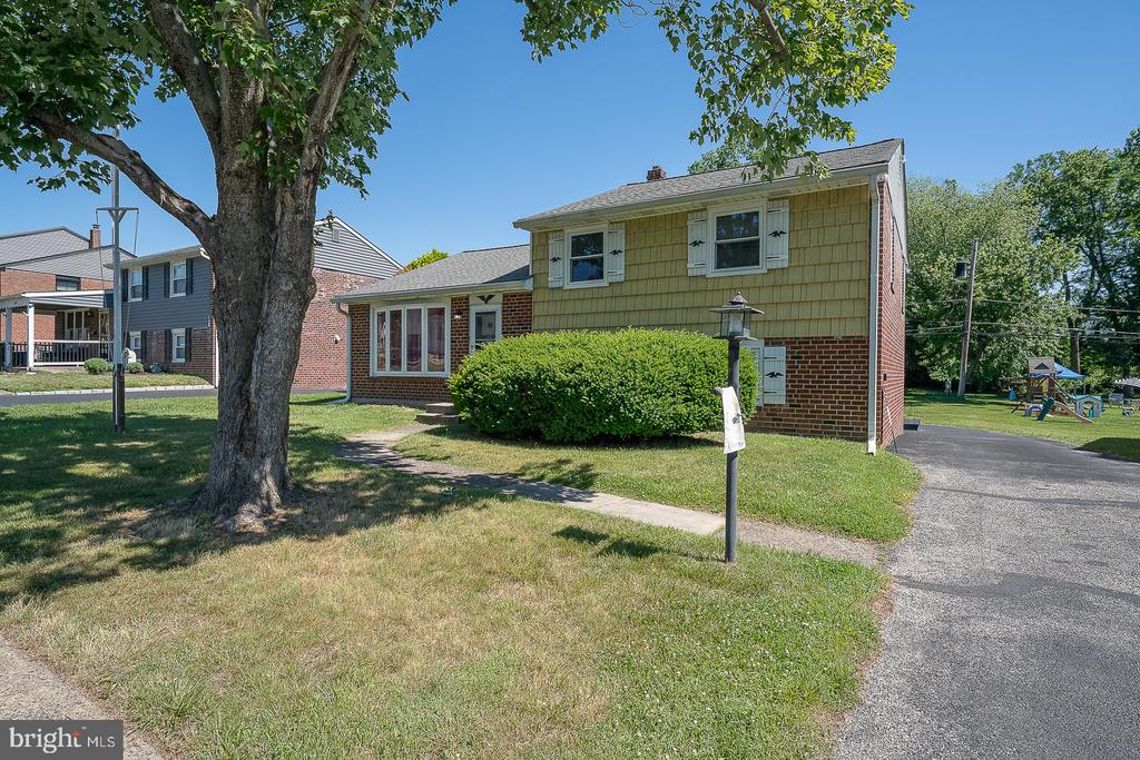 437 RITTENHOUSE CIRCLE