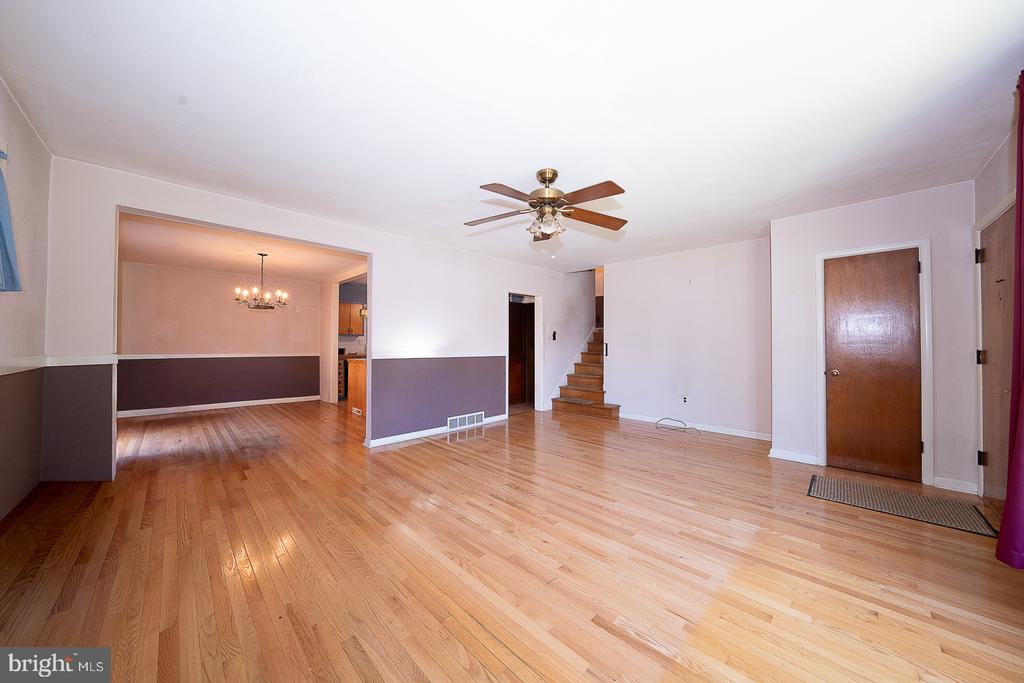 437 RITTENHOUSE CIRCLE
