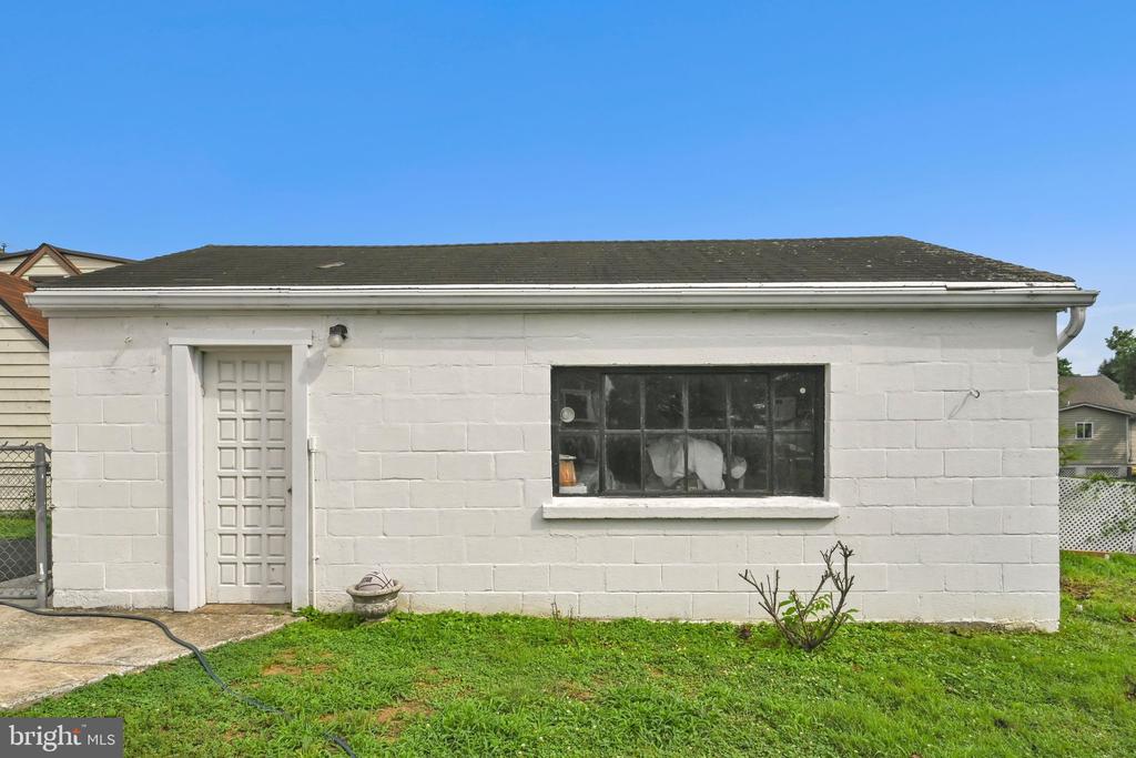 1212 ANDERSON AVENUE