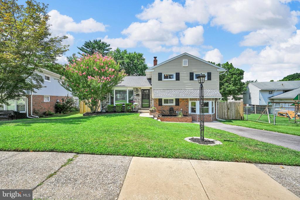 1605 ROSE GLEN ROAD