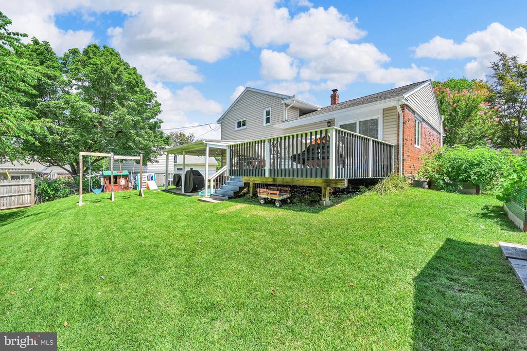 1605 ROSE GLEN ROAD