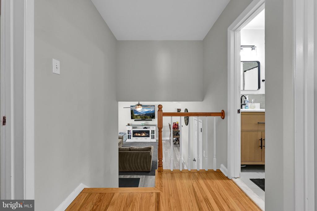 1605 ROSE GLEN ROAD