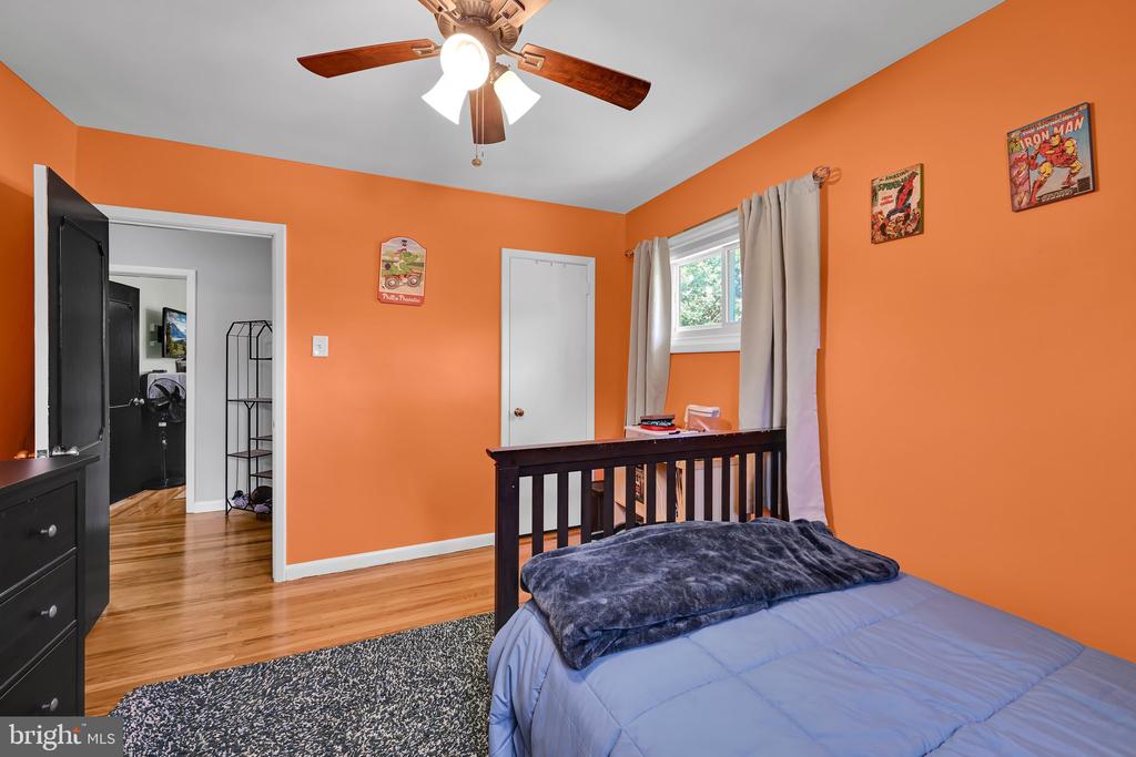 1605 ROSE GLEN ROAD