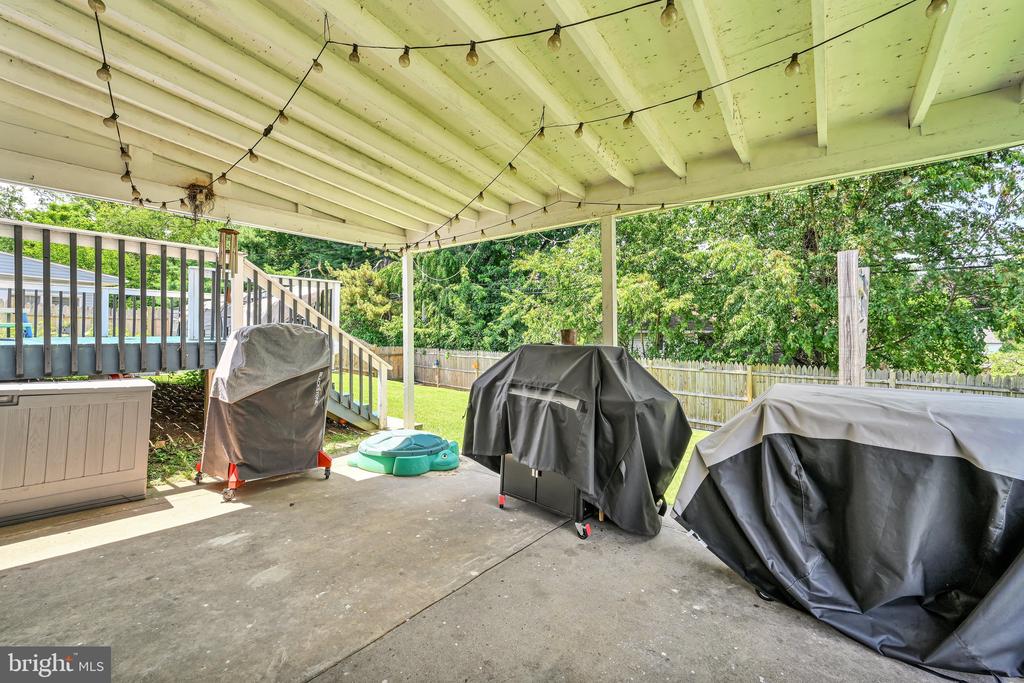 1605 ROSE GLEN ROAD