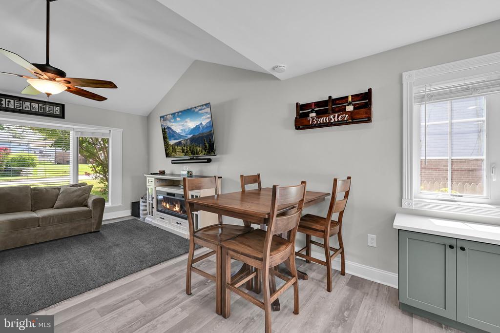 1605 ROSE GLEN ROAD