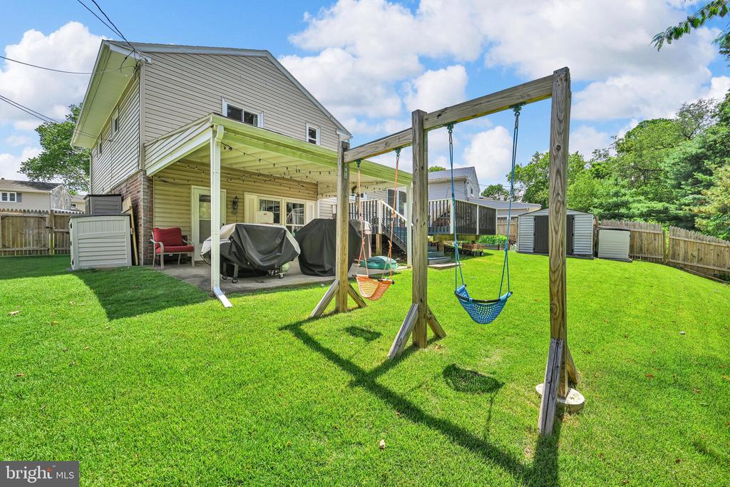 1605 ROSE GLEN ROAD
