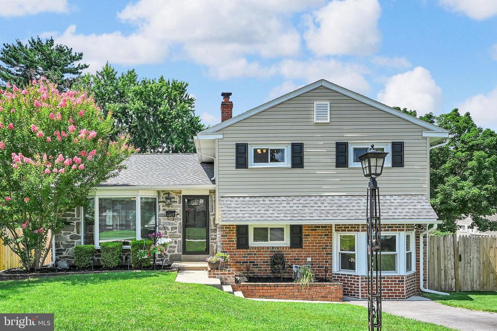 1605 ROSE GLEN ROAD