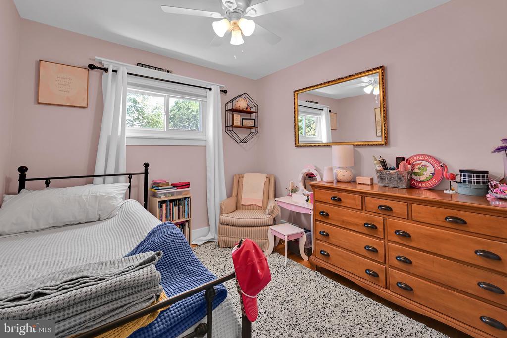 1605 ROSE GLEN ROAD