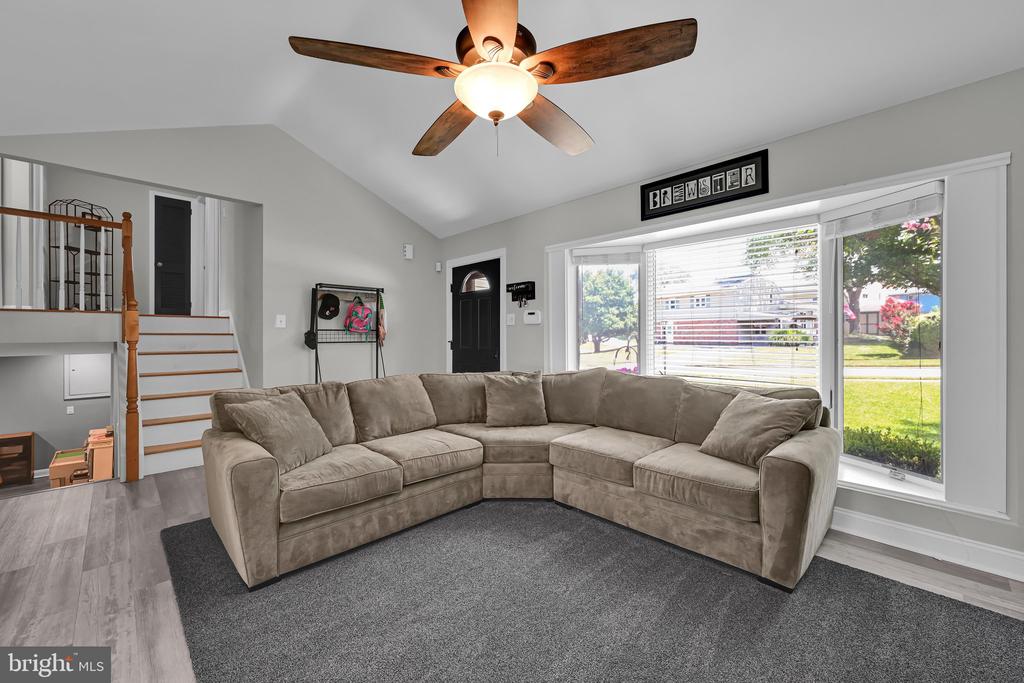 1605 ROSE GLEN ROAD