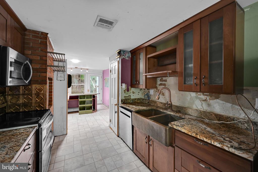 9 WOODED LANE
