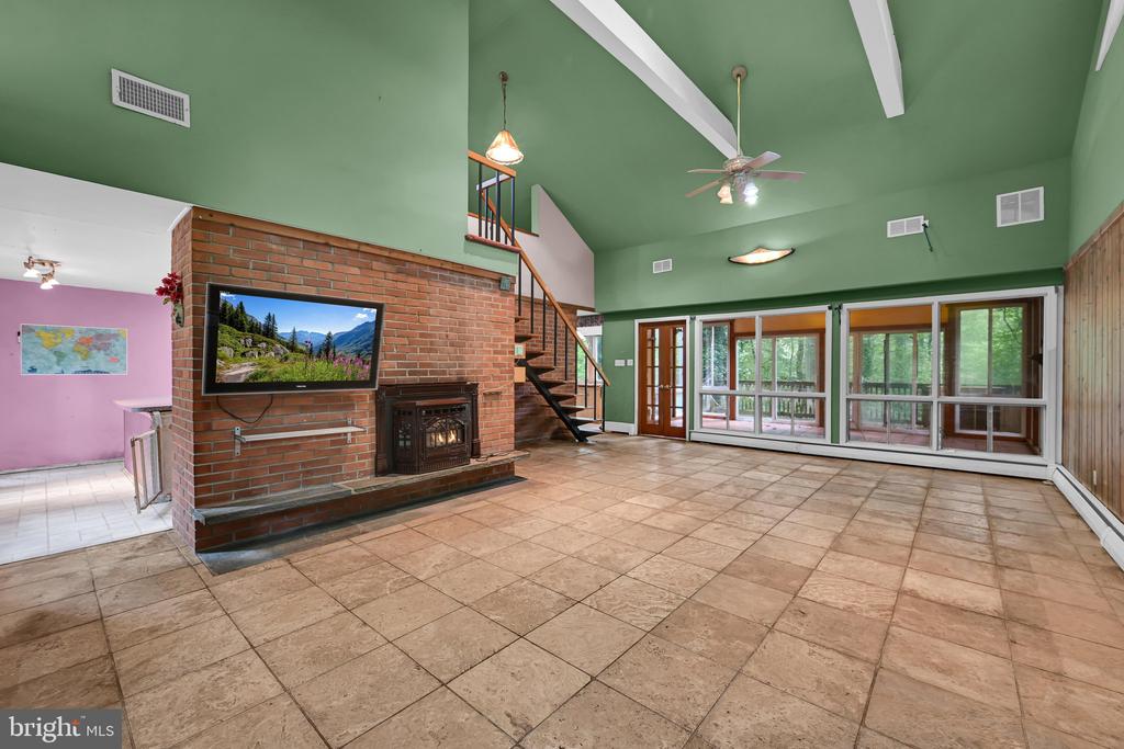 9 WOODED LANE