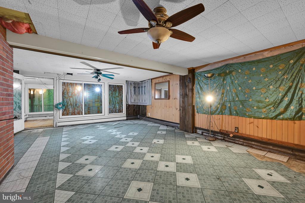 9 WOODED LANE