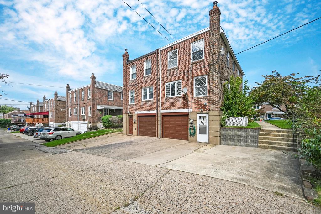 808 HAMPSHIRE ROAD