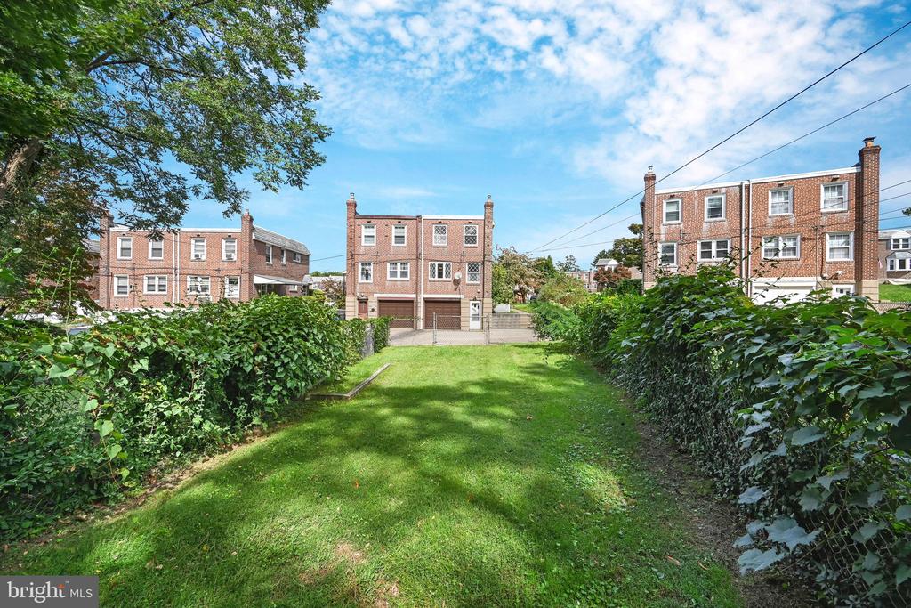 808 HAMPSHIRE ROAD
