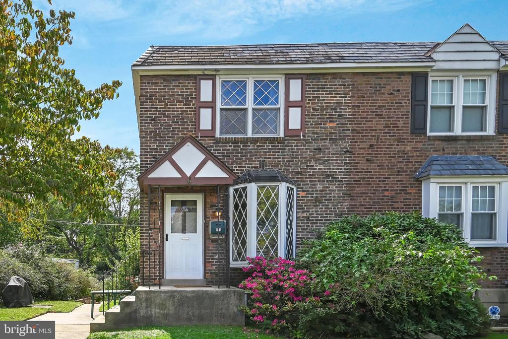 808 HAMPSHIRE ROAD