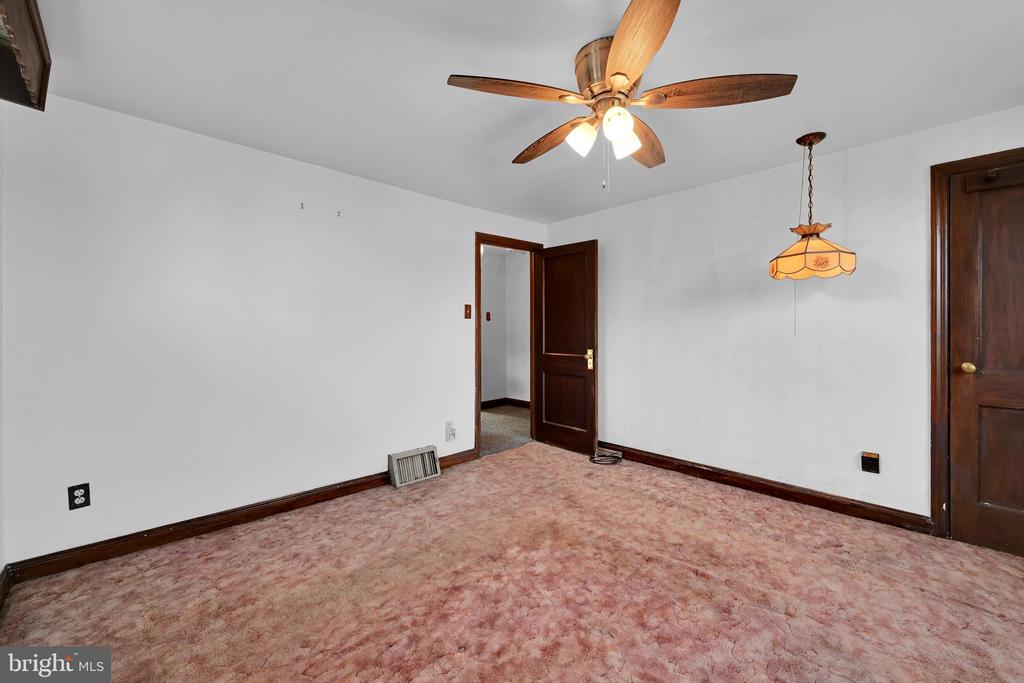 808 HAMPSHIRE ROAD