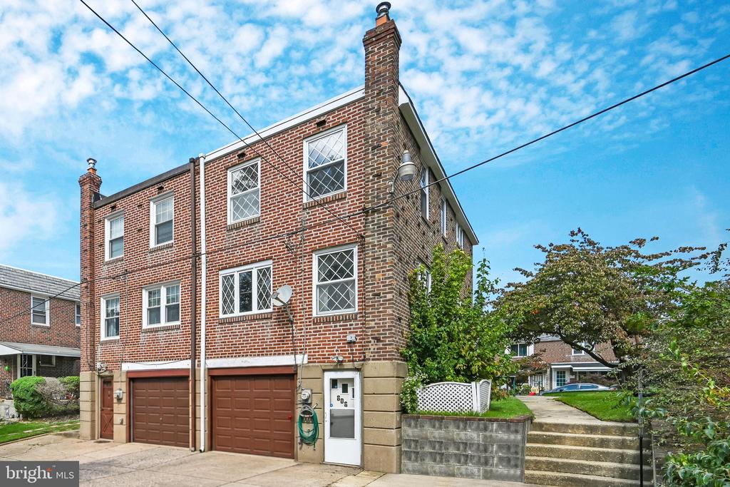 808 HAMPSHIRE ROAD