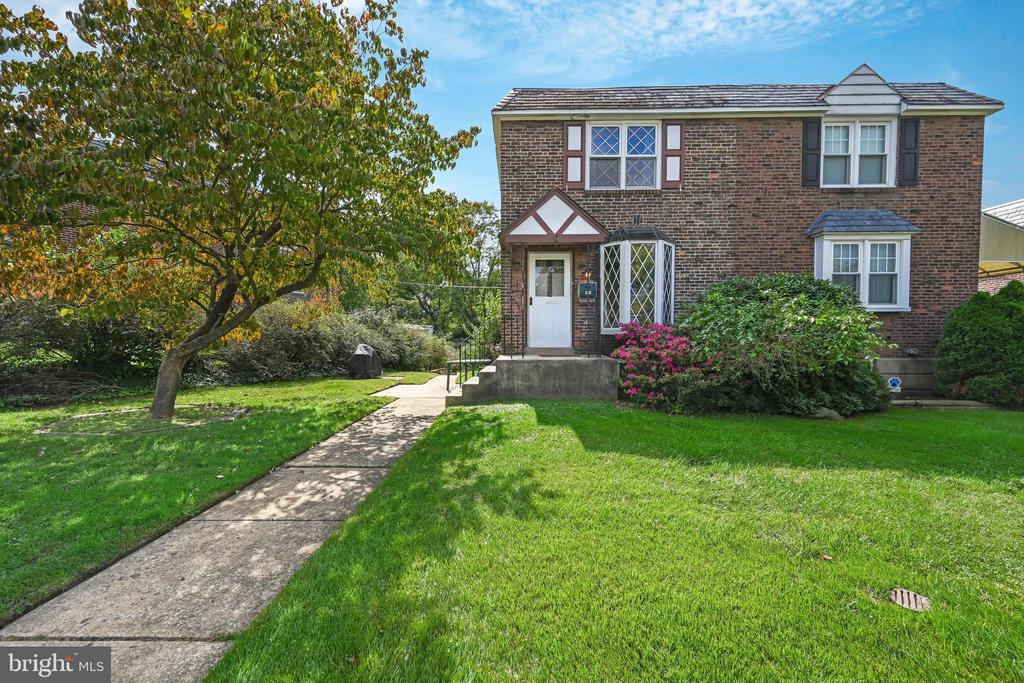 808 HAMPSHIRE ROAD