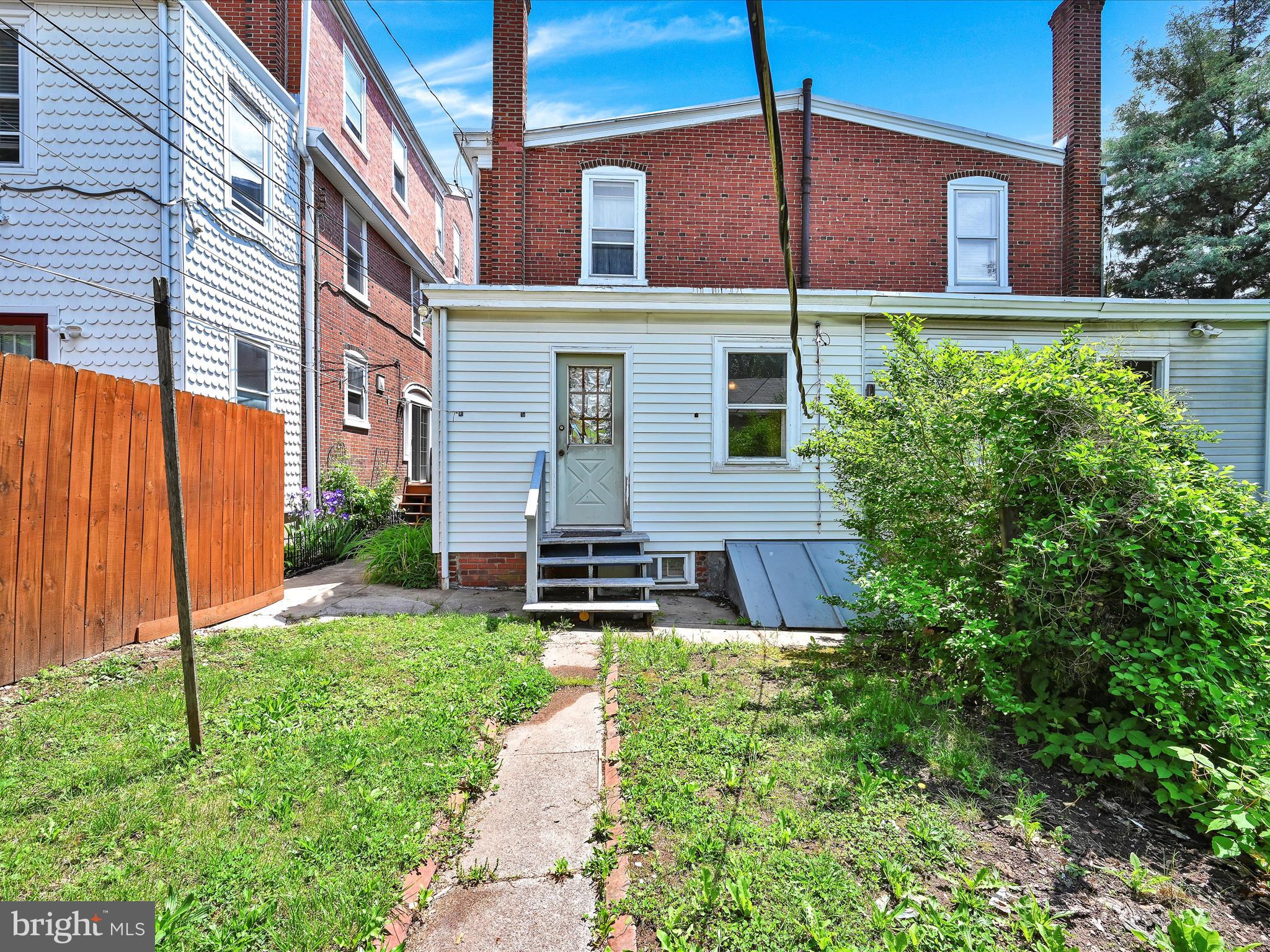 543 Hamilton St