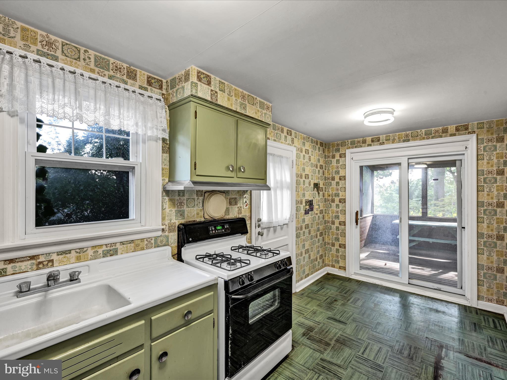 409 Country Ln