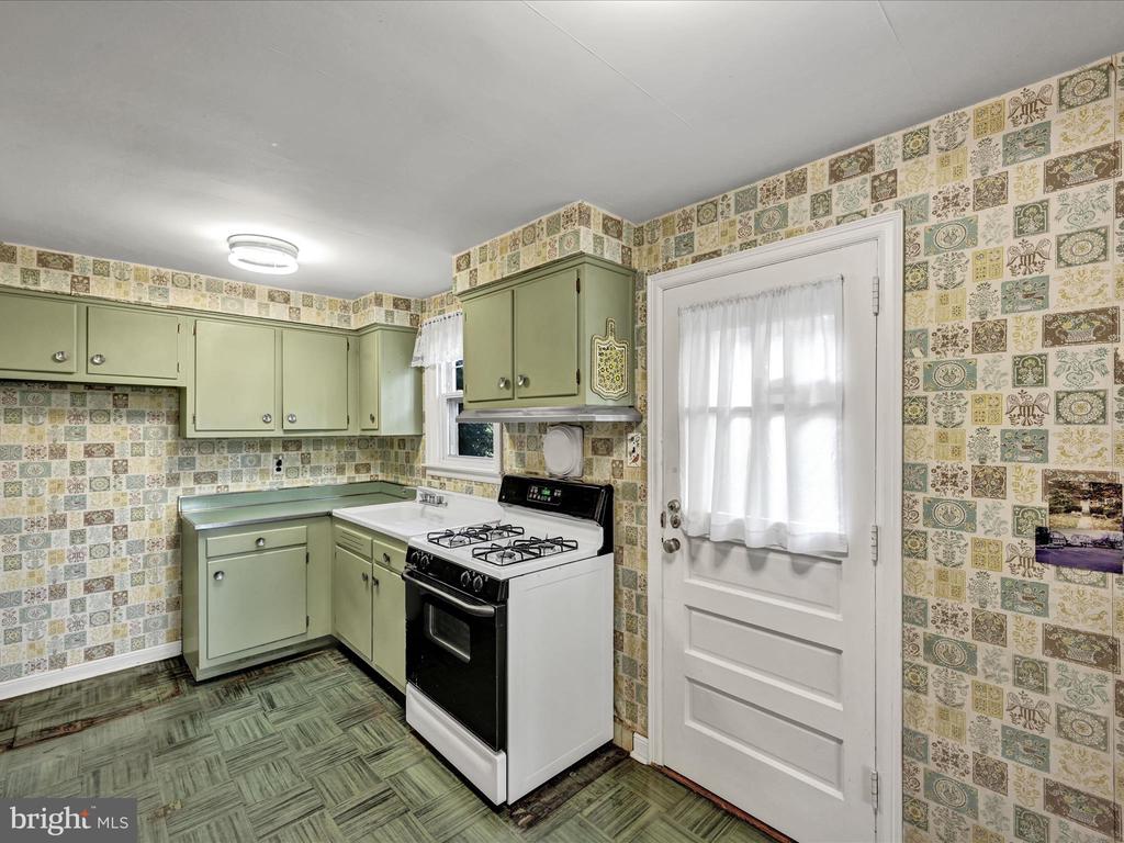 409 Country Ln