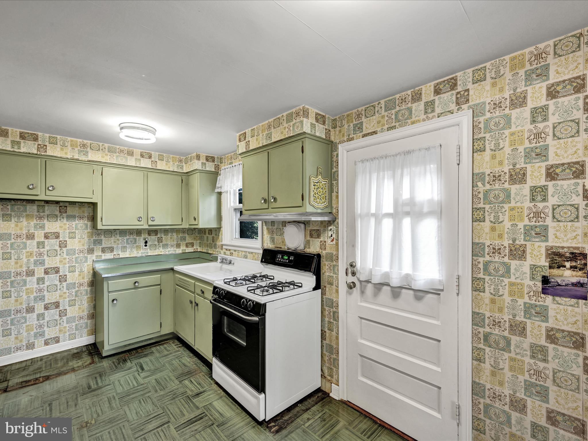 409 Country Ln