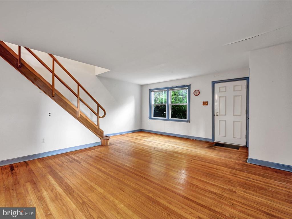 409 Country Ln