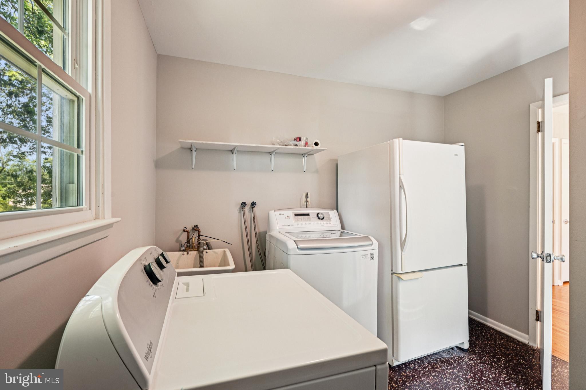 1655 JARRETTOWN ROAD